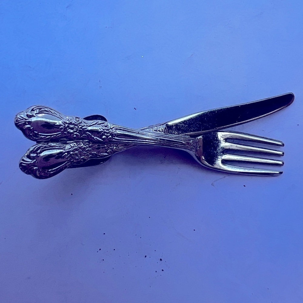 Myers Co. Wallingford Conn. Fork & Knife Tie Bar